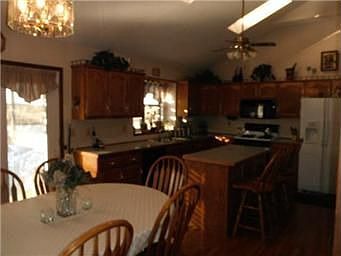 5th image of 2212 N Salem Dr