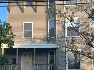 37 Mason St APT 1, Salem, MA 01970