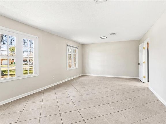 5th image of 5013 Jeannette Dr