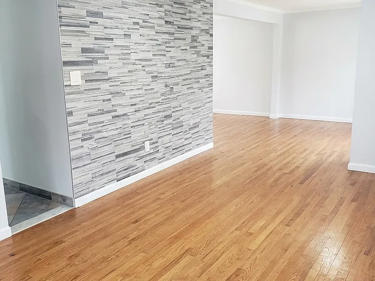 126 Bay 8th St — Photo 3
