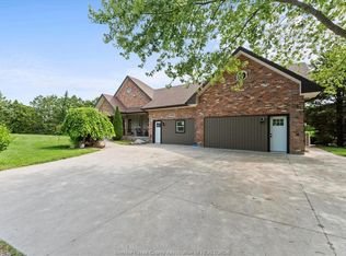 1 Florian St #15, Essex, ON N8M 3E2