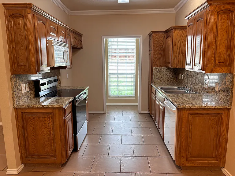 985 Underwood Rd — Photo 3