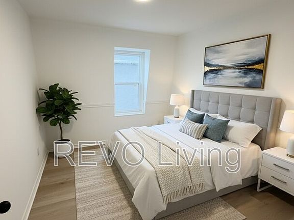 4th image of 137 Oakdale Ave #3