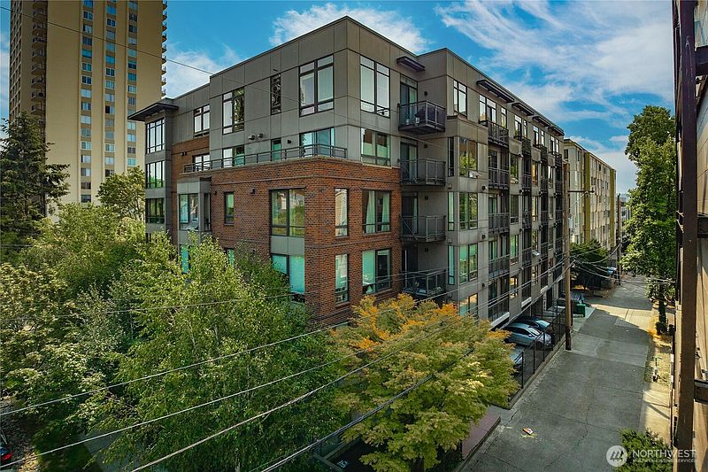 2nd image of 4547 8th Avenue NE #504