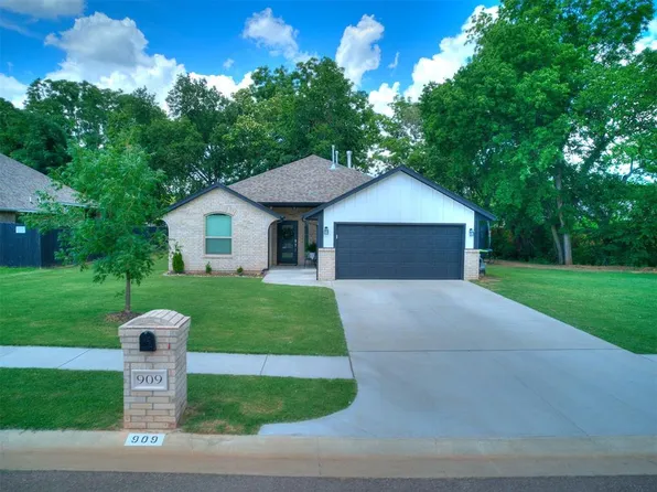 909 River Run Dr, Noble, OK 73068