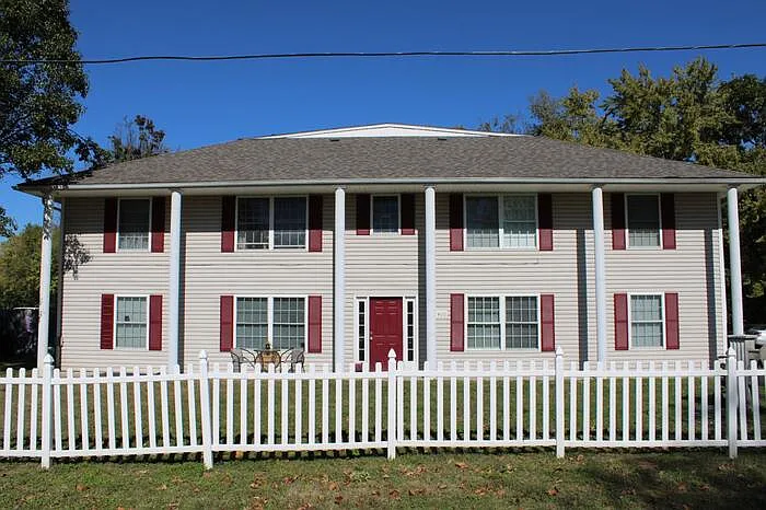 2 bed, 1.0 bath, $1,000 — Photo 2