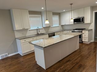 953 Burton Ave, Highland Park, IL 60035