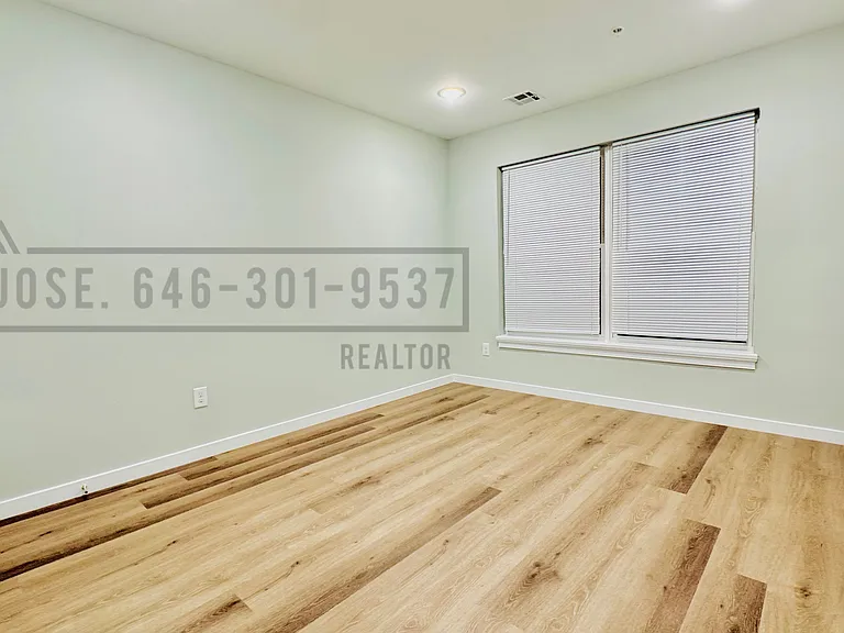 100 Carroll St #111 — Photo 5