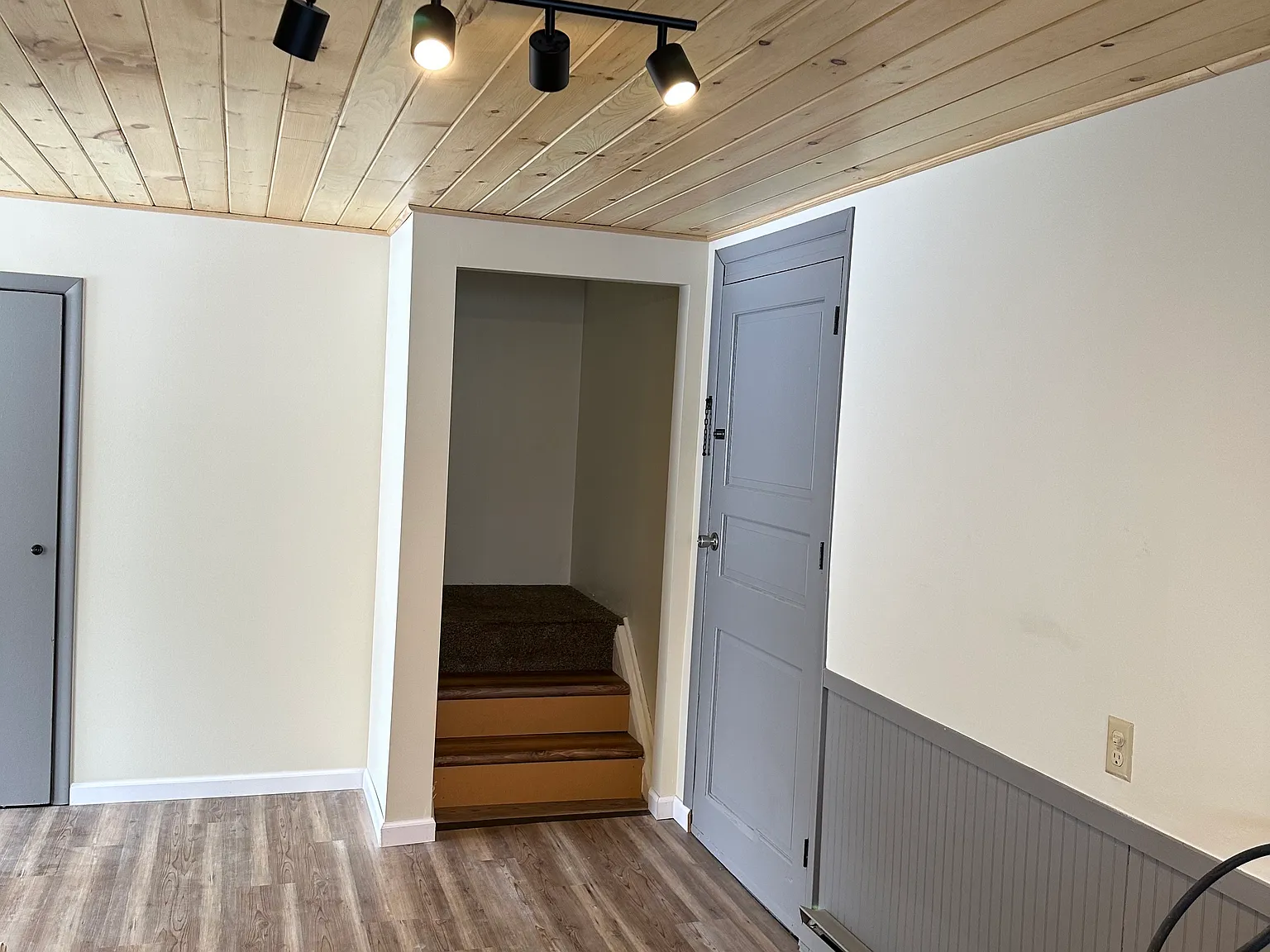 2 bed, 1200 sqft, $1,000 — Photo 2