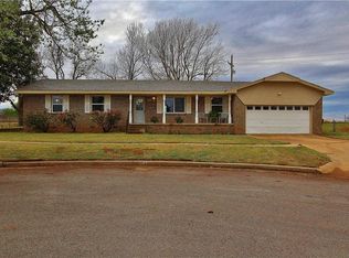 34 Ridgecrest Dr, Chickasha, OK 73018