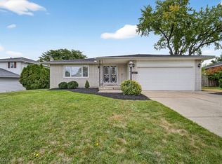 30312 Overlook Dr, Wickliffe, OH