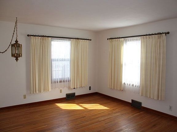 2nd image of 1319 25th St