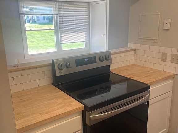 4th image of 600 Canterbury Dr #C9