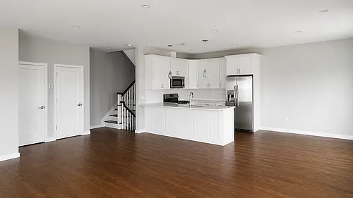 133 Hawthorne St Photo 1