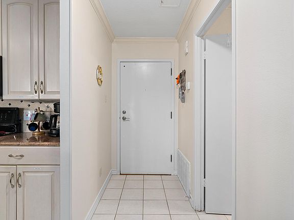4th image of 1400 Ocean Dr APT 702A