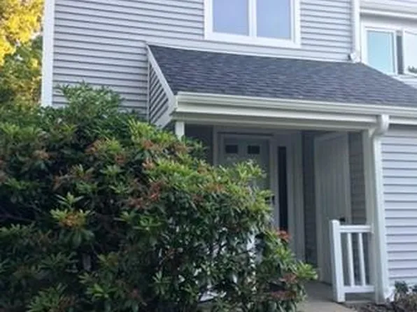 2 Westcliff Dr, Plymouth, MA 02360