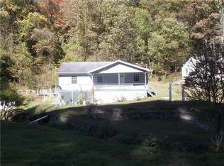 881 S Park Rd SE, Charleston, WV 25304