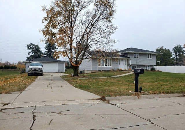 1st image of 730 Kainz Dr