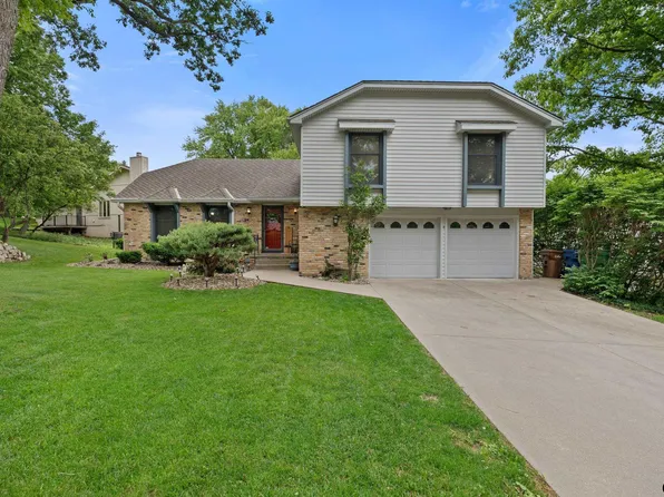 404 Martin Dr, Bellevue, NE 68005