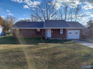 812 Mitwede St SW, Hartselle, AL 35640