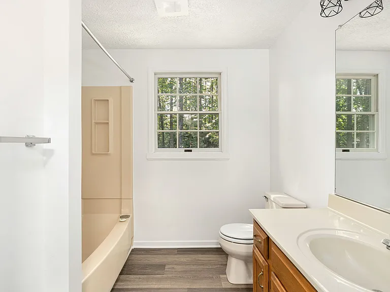 10905 Holleybrooke Dr — Photo 32