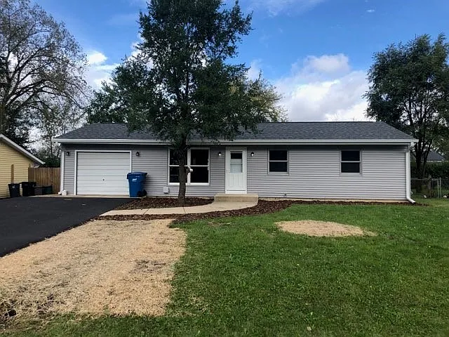 34W838 S James Dr photo 1