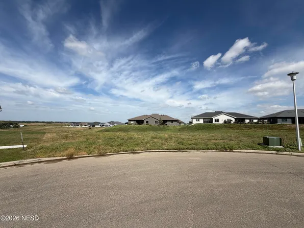 Summit Peak Cir, Watertown, SD 57201