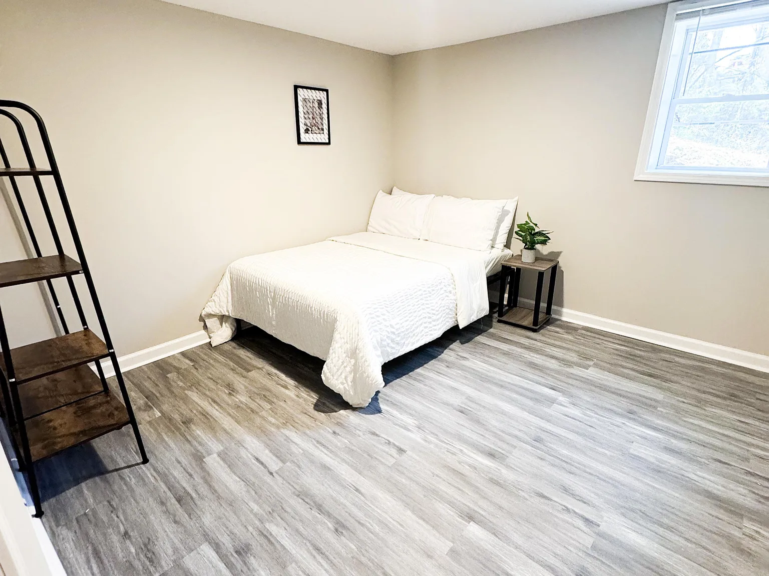 4 bed, 3.0 bath, 1800 sqft, $689 — Photo 1