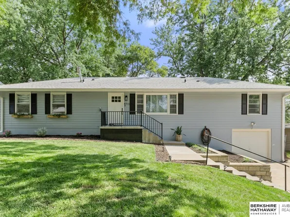 8713 Evans St, Omaha, NE 68134