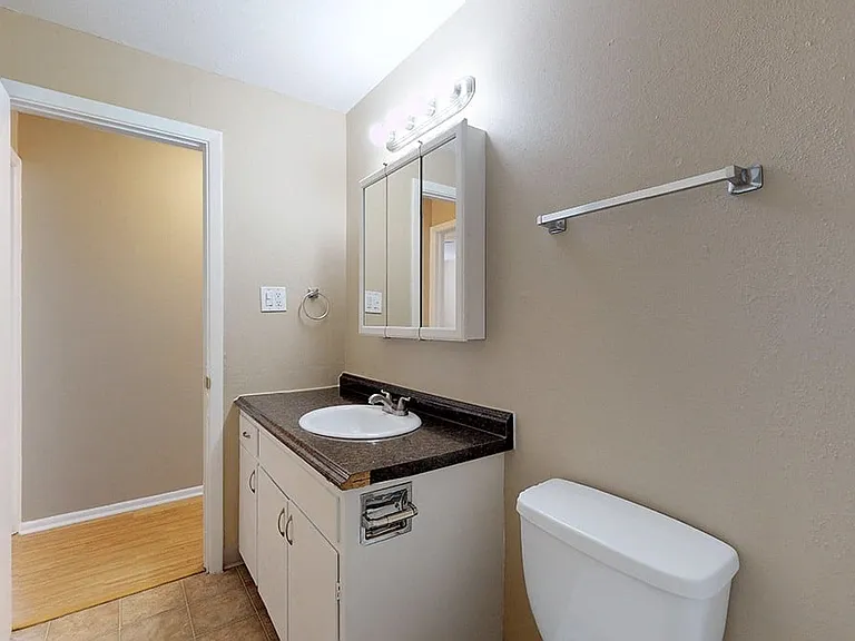 Woodside — Photo 15