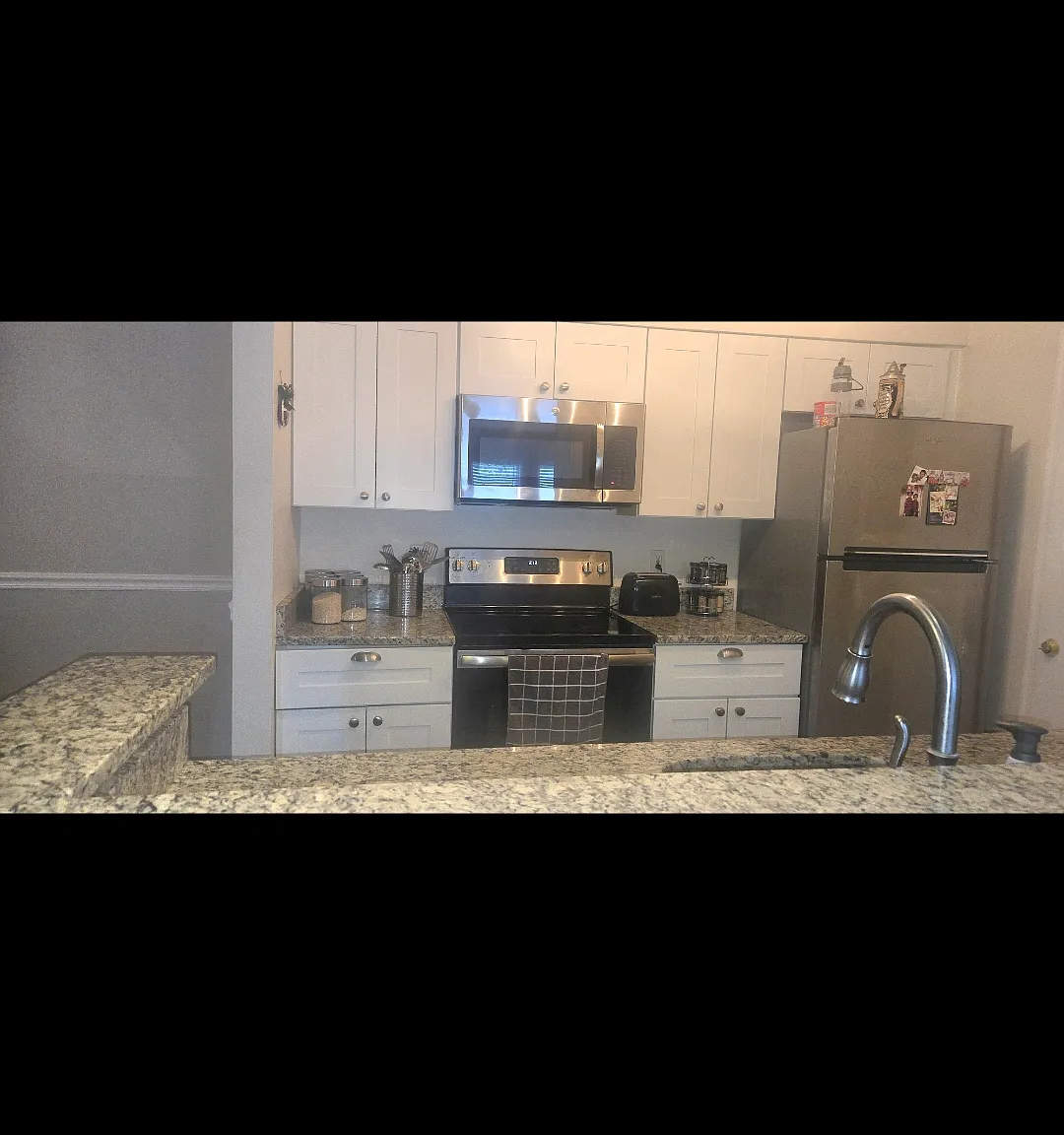 2 bed, 940 sqft, $2,400 — Photo 2