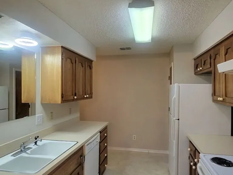 2317 Garden Park Ct — Photo 5
