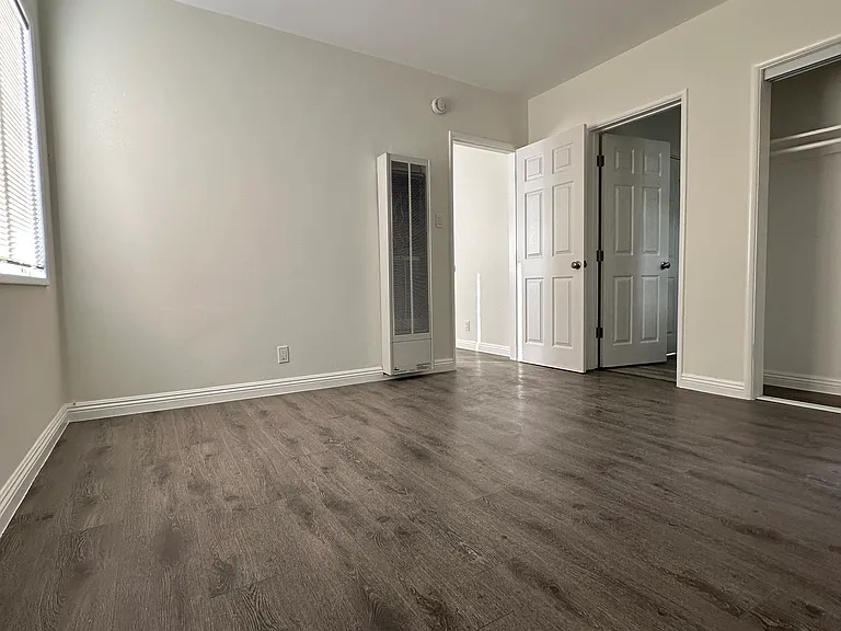 5821 Whitnall Hwy — Photo 6