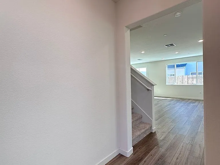 3396 Shaker Way — Photo 8