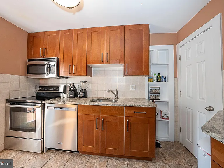 452 Rock Glen Dr — Photo 6