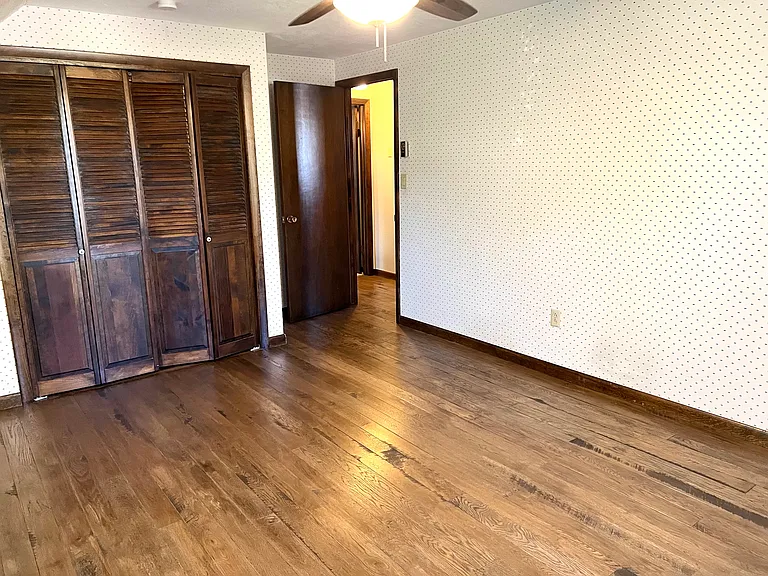 1013 S Cedar St — Photo 16