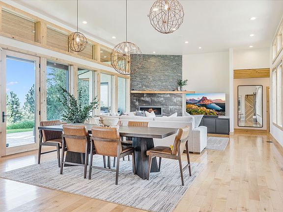 5th image of 229 Arbour Dr E