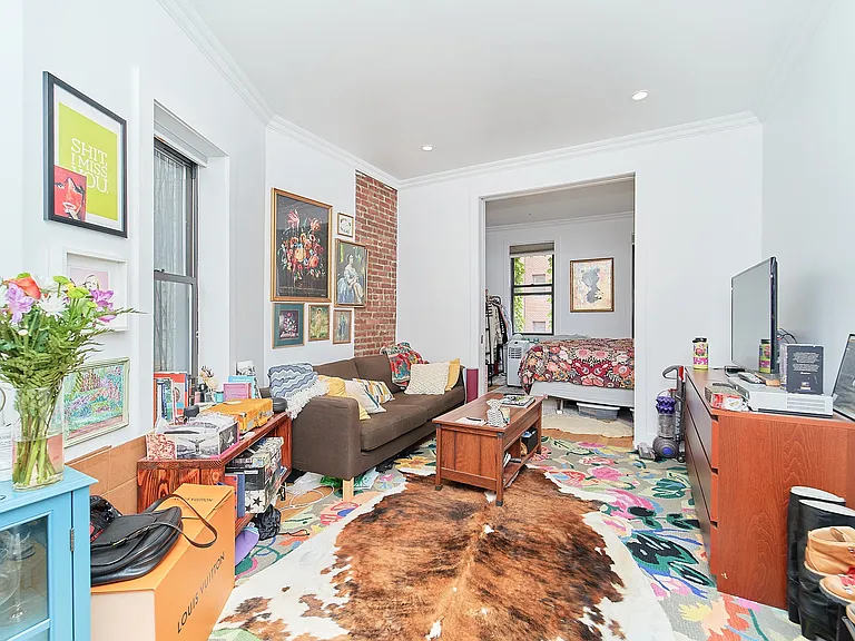238 E 33rd St #13 — Photo 1