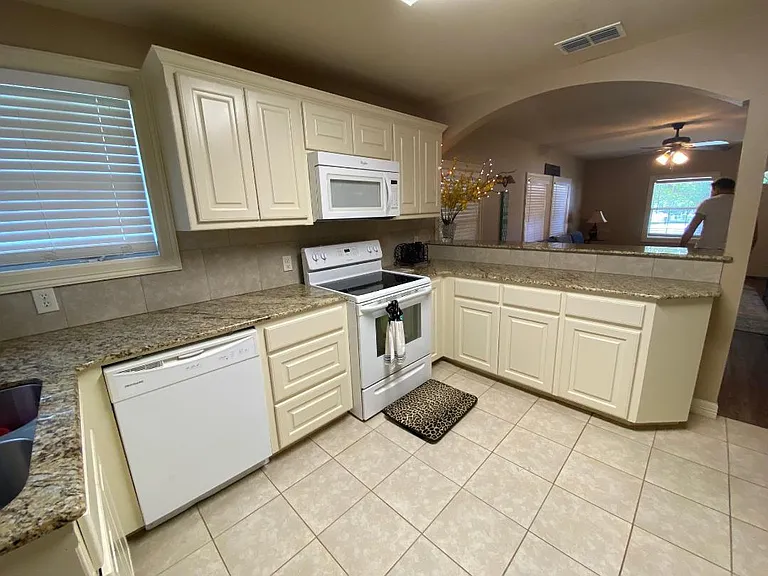 504 Higginbotham Rd — Photo 8