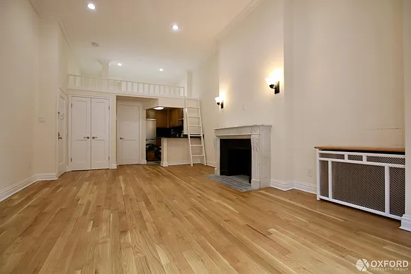 Rented by Oxford Property Group | media 12