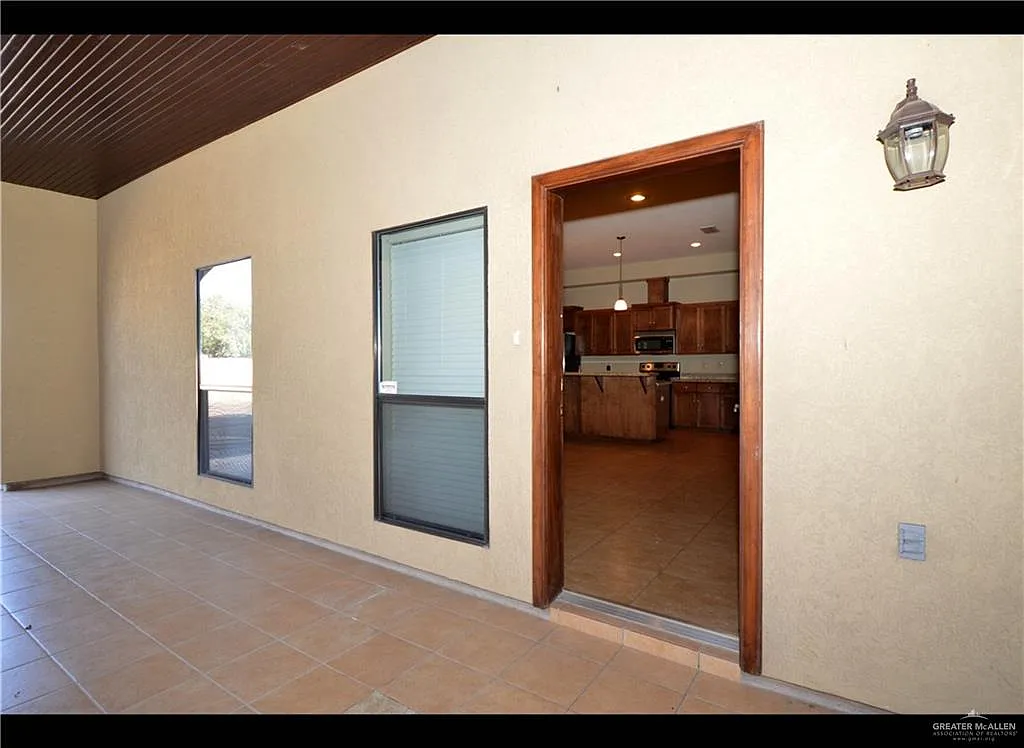 2 bed, 2.0 bath, 1209 sqft, $1,000 — Photo 4