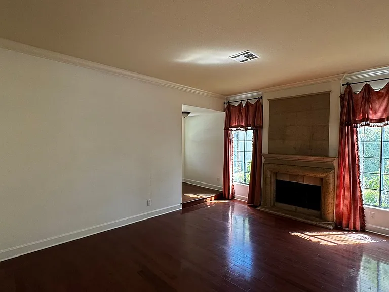 3025 Harborside Dr — Photo 4