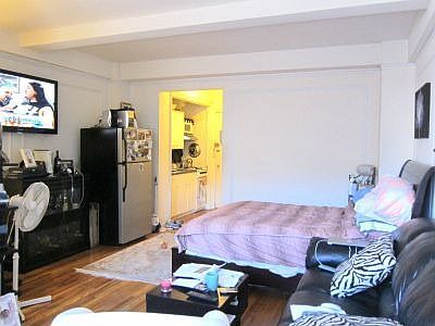 1st image of 457 W 57th St #1005