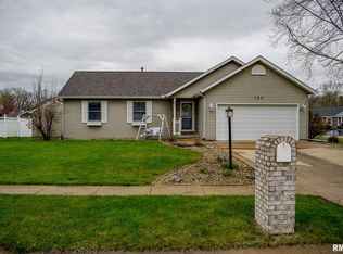 100 Brooklyn Ct, East Peoria, IL 61611