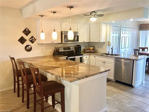 4th image of 575 Club Side Dr APT 102