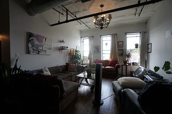 Rented by Rennit Inc. | media 25