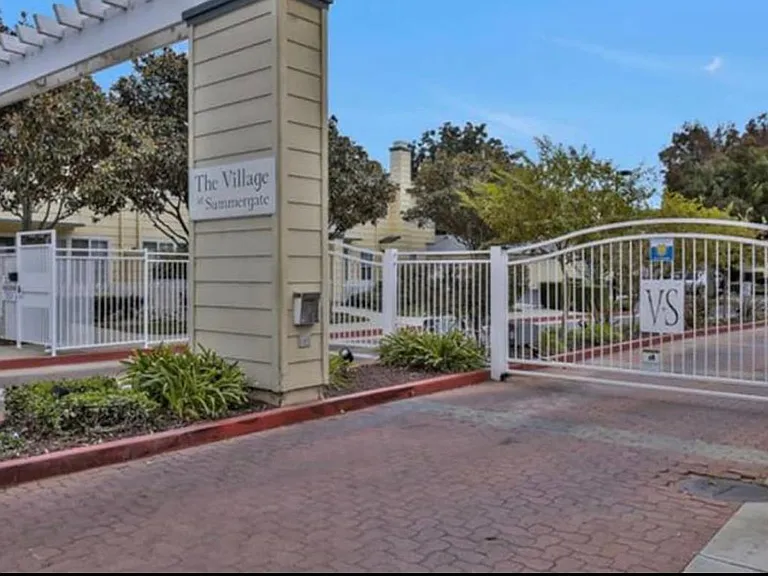 814 Applegate Ct — Photo 24