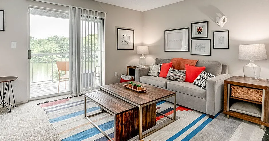 Whispering Lake Apartments — Photo 2