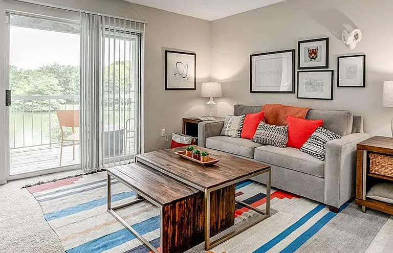Whispering Lake Apartments — Photo 2