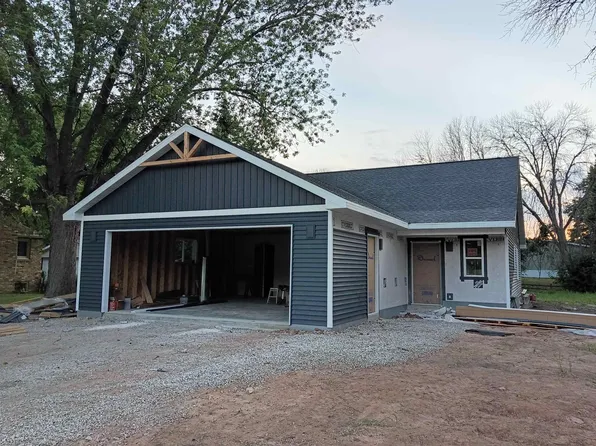 936 Oneida St, Menasha, WI 54952